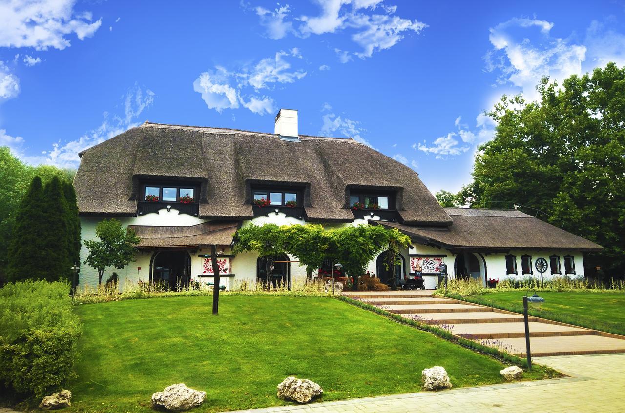 Sári Csárda Panzió Bed and breakfast