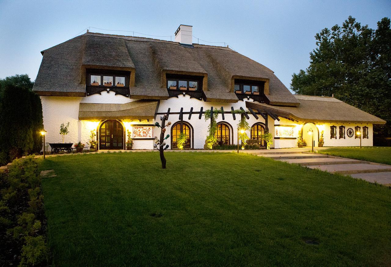 Sári Csárda Panzió Bed and breakfast Dunakiliti